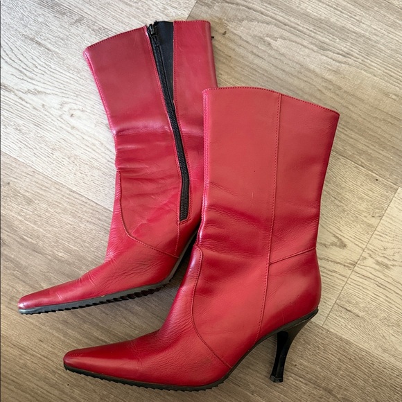 Elegant Red Heeled Boots for Women - Picture 4 of 5